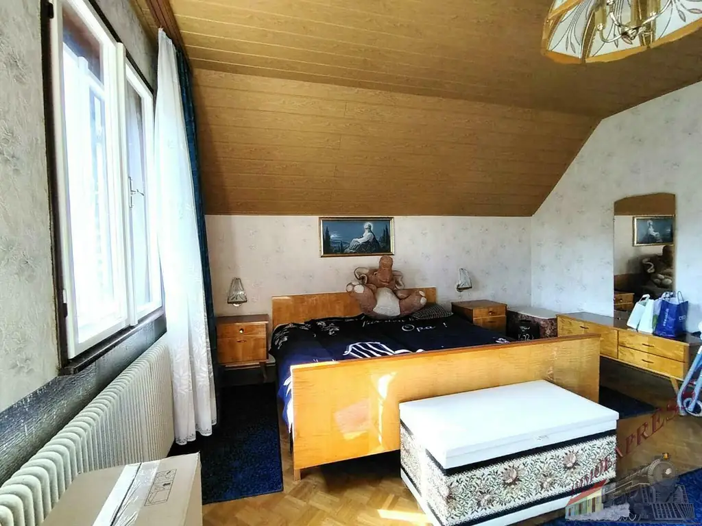 Einfamilienhaus mit großem Grundstück (2 Parzellen) wartet auf Sie!