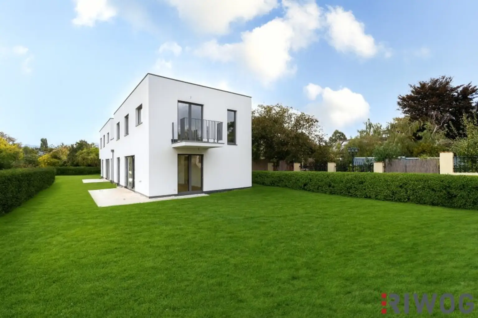 ERSTBEZUG | Exklusive Doppelhaus-Einheit | ca. 353 m² Garten | 4-5 Zimmer | Luftwärmepumpe | 2 KFZ-Stellplätze | 5 Min. ins Zentrum Perchtoldsdorf