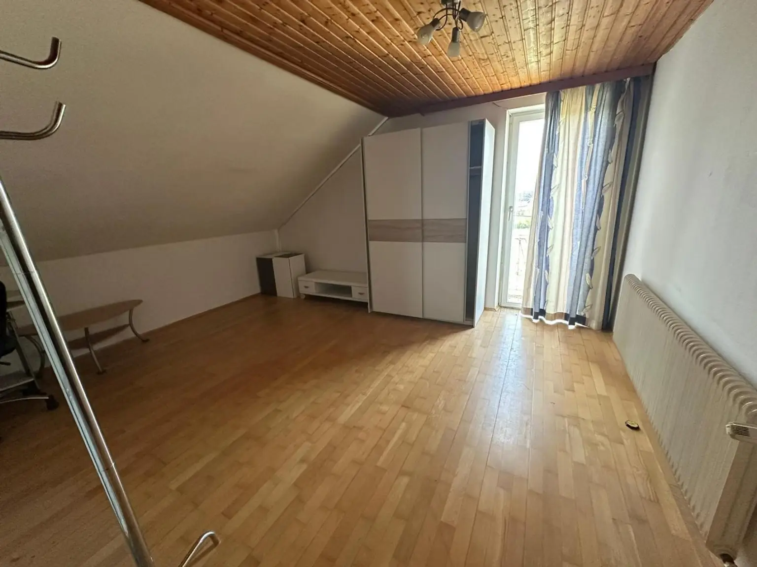 Einfamilienhaus mit Stall und Wirtschaftsgebäude i