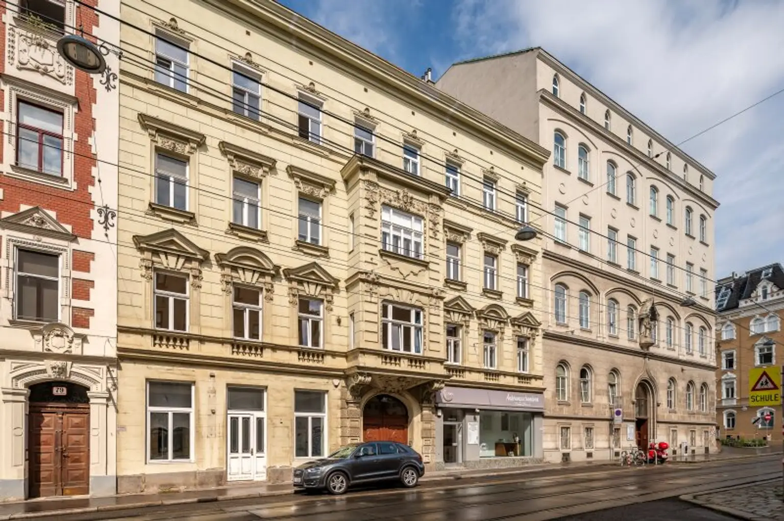 ***NEU*** Fantastische 4 Zimmer Wohnung in repräsentativem Stilaltbau! in TOP-Lage!