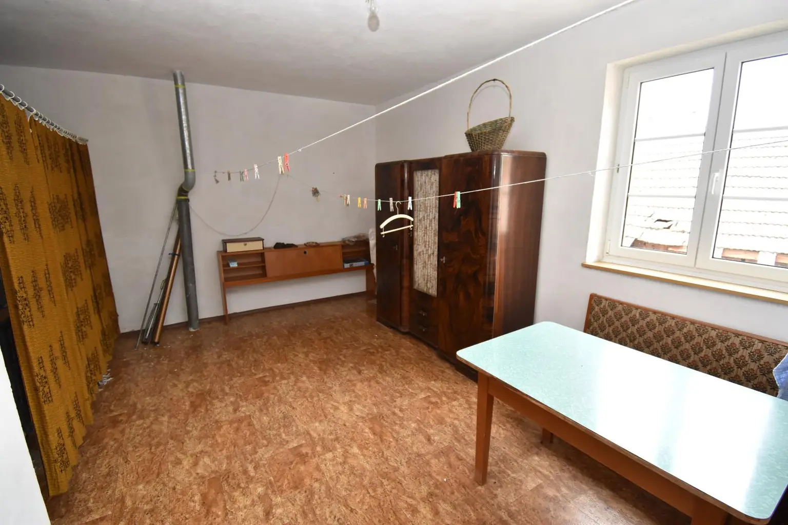 Wohnhaus - ehem. Bauernsacherl - mit Sanierungsrückstand