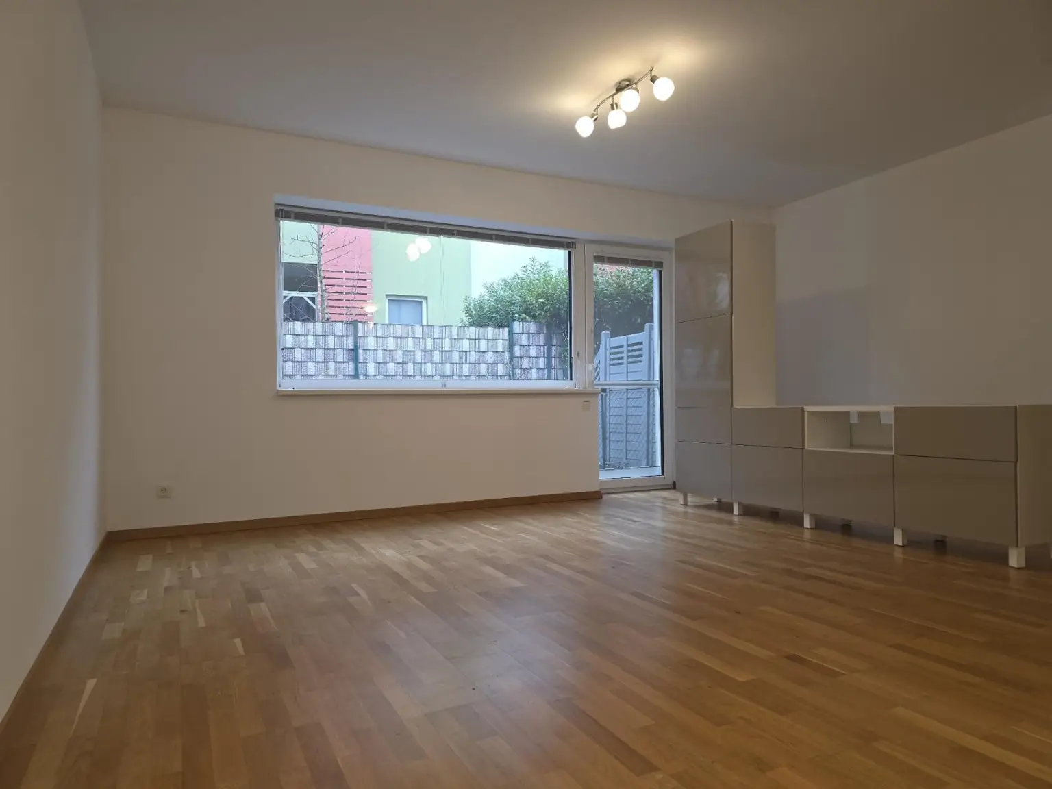 03 RH 2100 Wohnzimmer