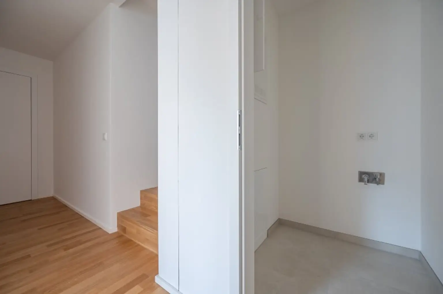 ++MOLLARD 50++ Unique 3-room apartment in the very heart of the city (2/12)