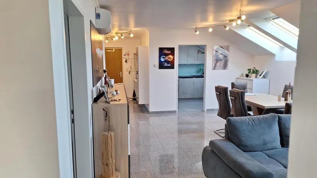 „Sonniges Dachgeschoss-Highlight in Gralla!“ 4 Zimmer Garage und mehr...