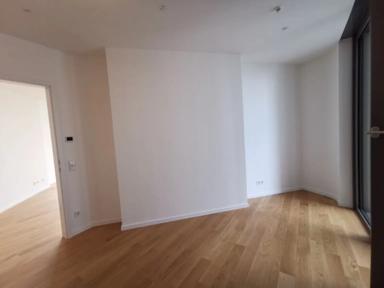 Moderne 3 Zimmer mit Balkon und vielen Extras im Haus!
