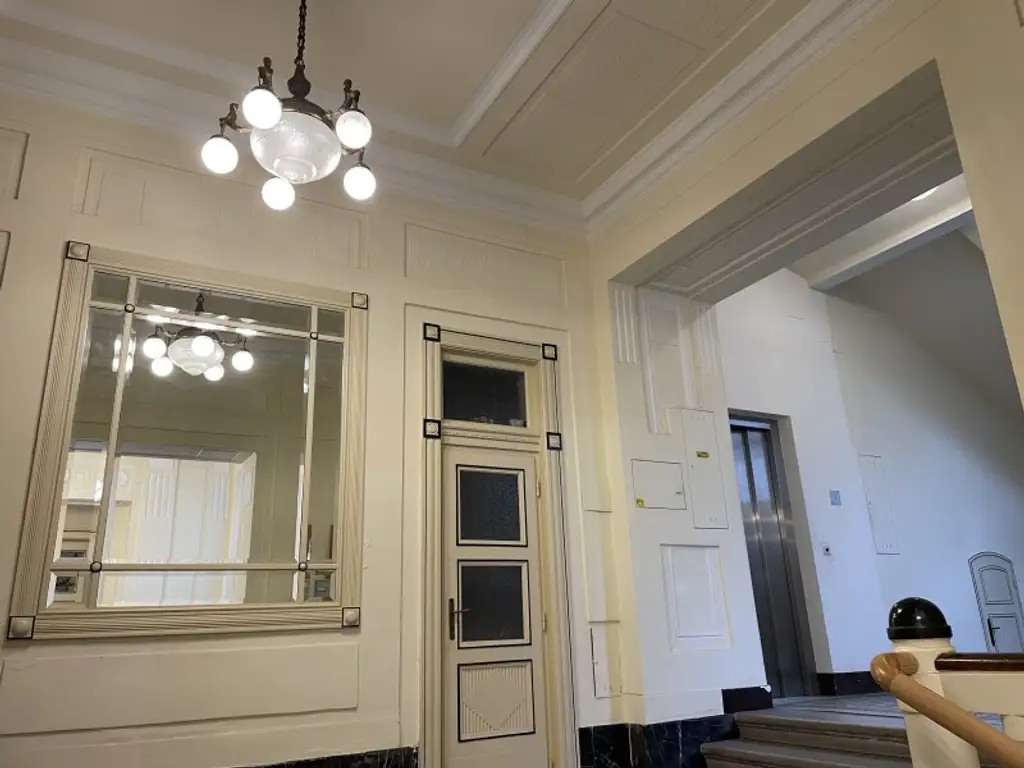 LOFTARTIGE DACHGESCHOSS-WOHNUNG -- 5 ZIMMER -- BALKON/RUHELAGE/KLIMA/U-BAHN -- UNBEFRISTET!