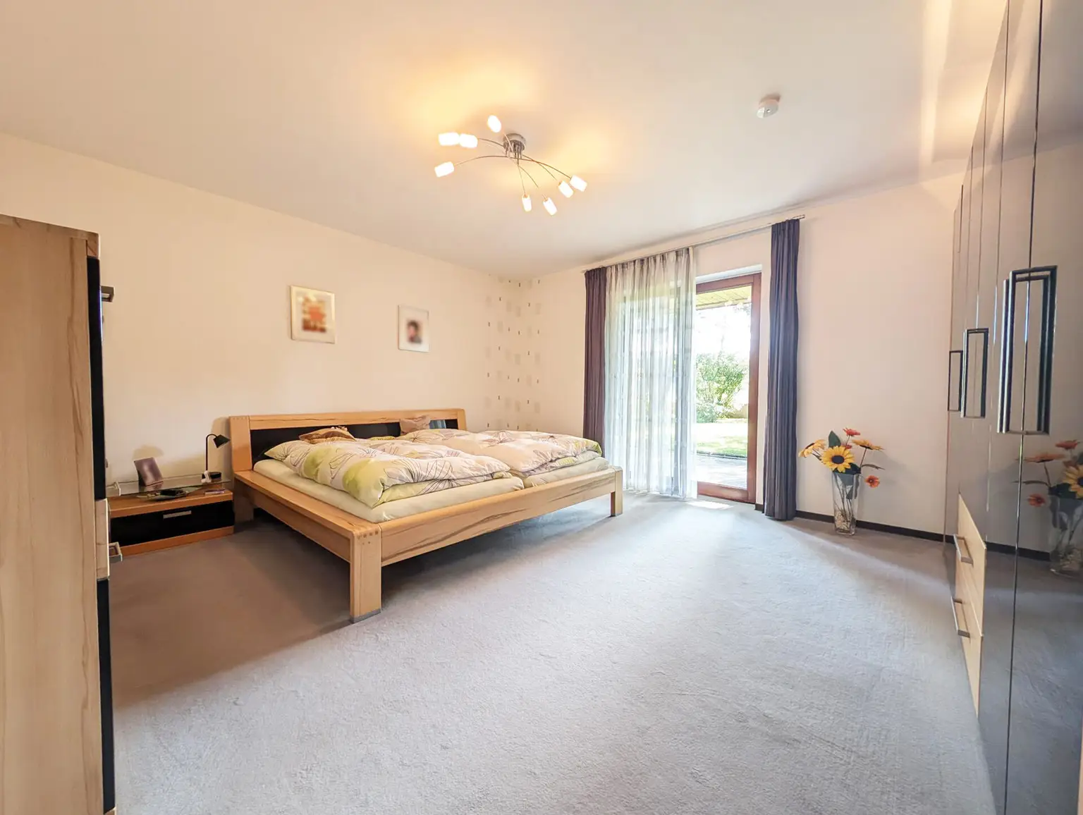 Schlafzimmer KG