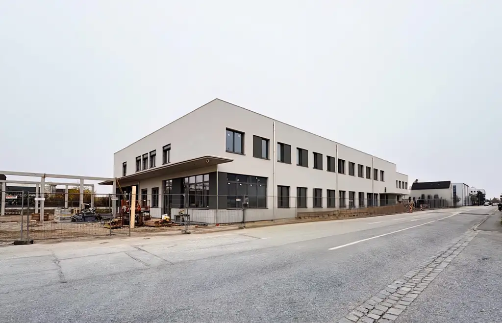 Vielseitig nutzbare Bürofläche in Welser TOP-Lage unmittelbar an der B1 – Erstbezug!!