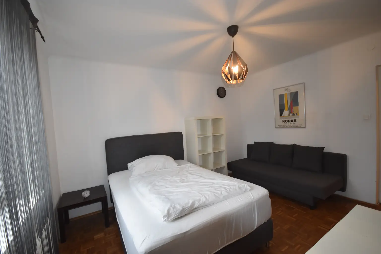 "ANDRÄVIERTEL - Möbliertes STUDENTENZIMMER in WG-Wohnung mit kleinem Balkon im Innenhof"