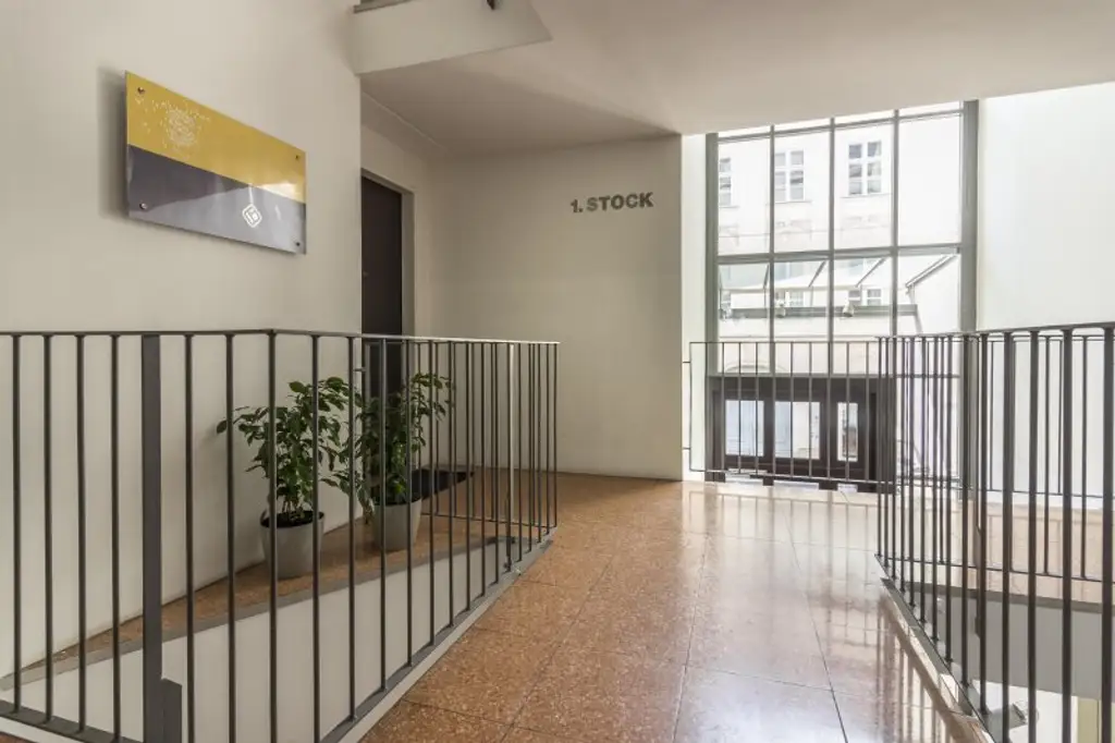 Mariahilfer Straße - Büro mit Terrasse & Garten - Parkplatz möglich