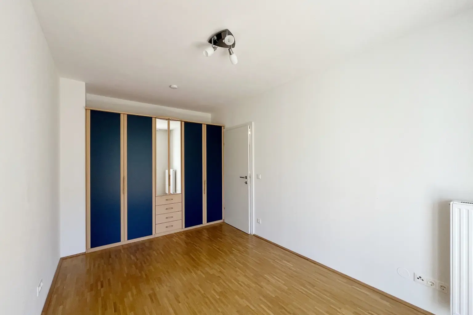 Schlafzimmer.