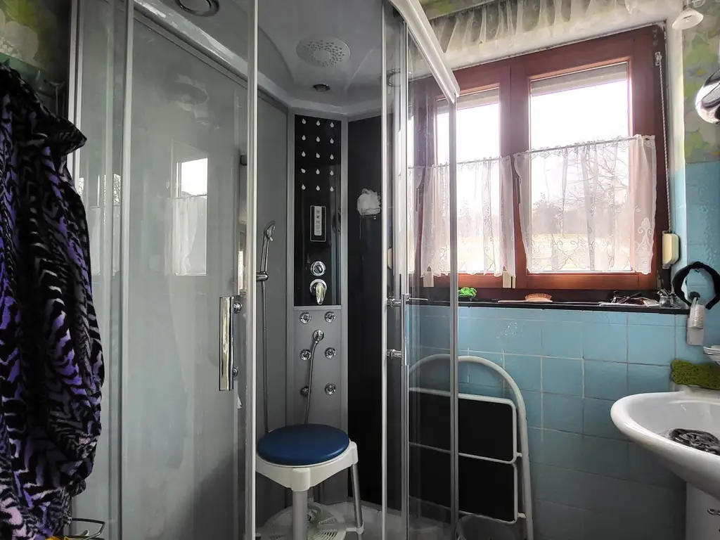 MASSIVHAUS MIT IDYLLISCHEM GARTEN IN SCHÖNER HÖHEN-AUSSICHTSLAGE