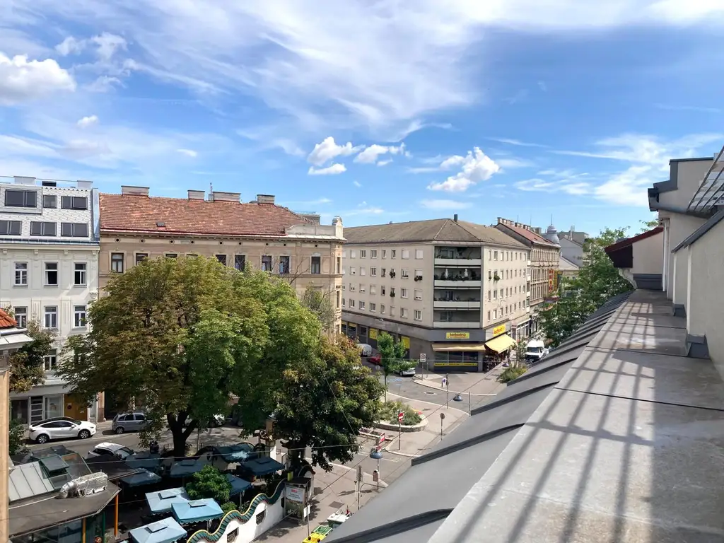 Dachgeschoss-Juwel mit Fernblick, Raumvielfalt und Terrasse in 1150 Wien