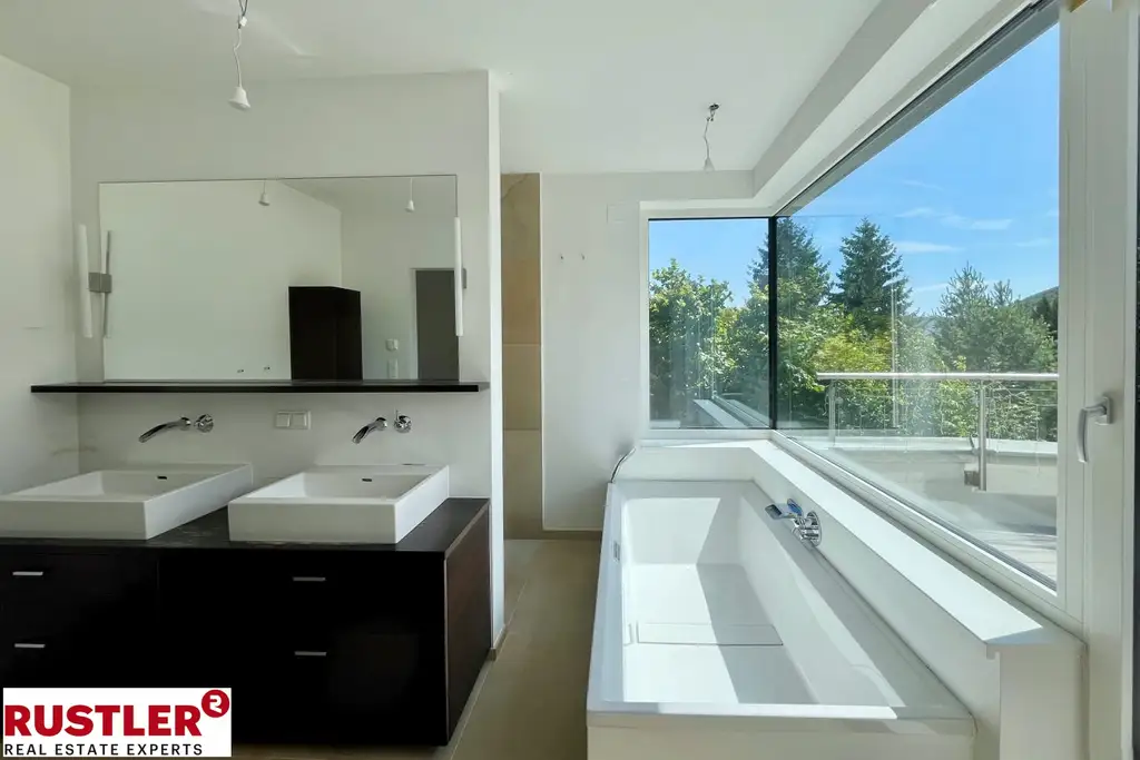 Einziehen & Aufatmen: Premium Villa mit Charm & Weitblick