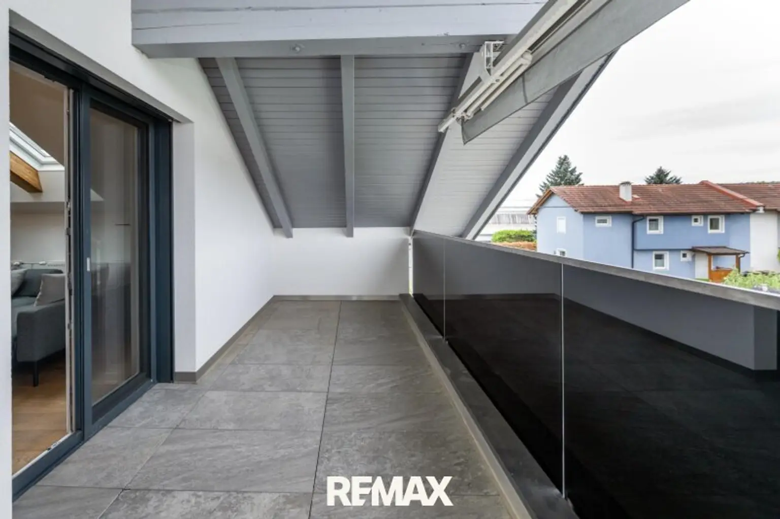 Große Westterrasse OG