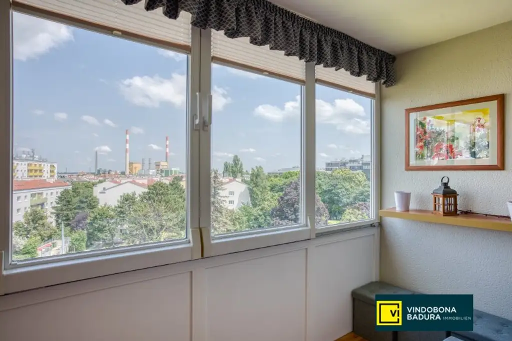 Helle und großzügige 3-Zimmer Wohnung mit Loggia | Teilmöbliert