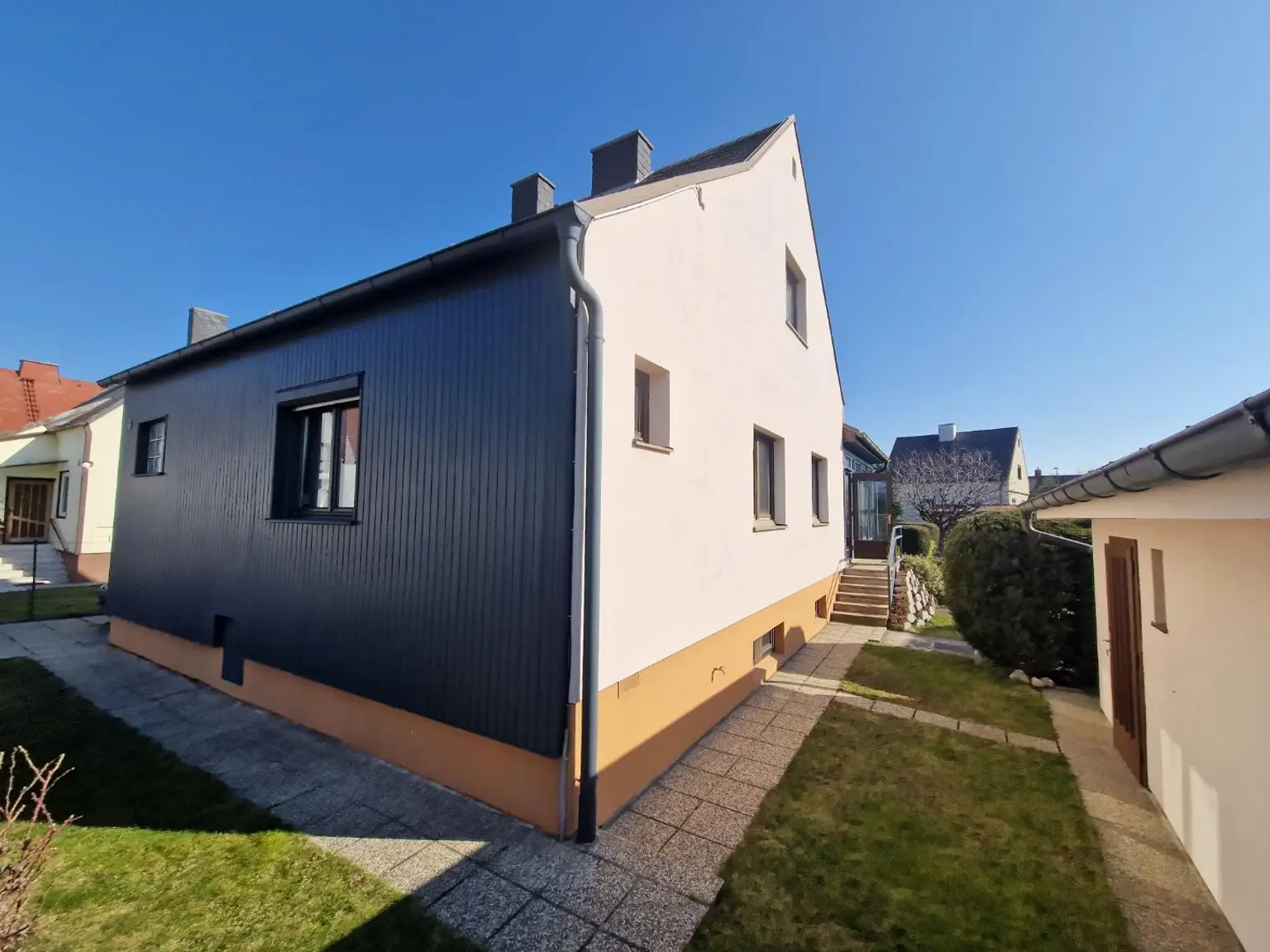 Frontansicht des Hauses