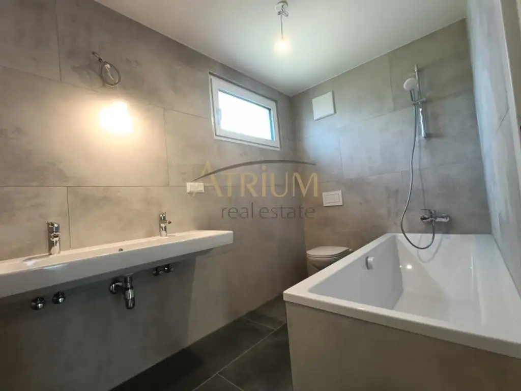 Reihenmittelhaus mit 5 Zimmer, Garten, 2 Terrassen – Erstbezug!