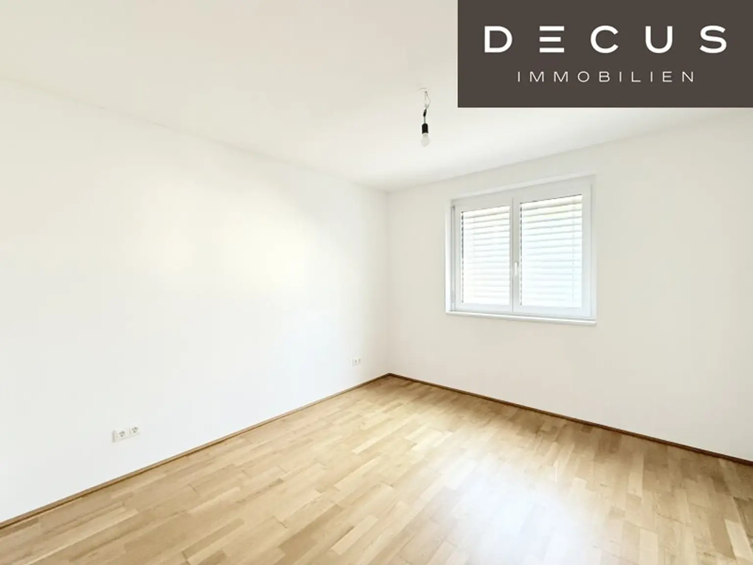 | AB SOFORT | GROSSZÜGIGE RÄUME | NIEDRIGE HEIZKOSTEN | NEUWERTIG | GROSSER BALKON | AB SOFORT |