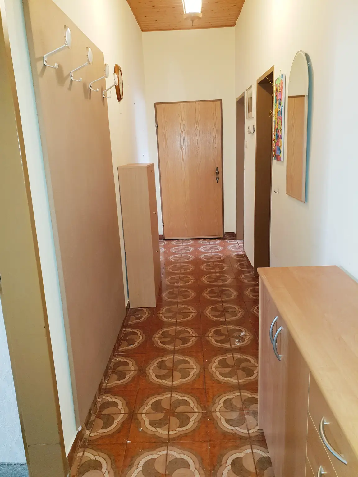 Zweifamilienhaus mit großem Garten zu verkaufen!