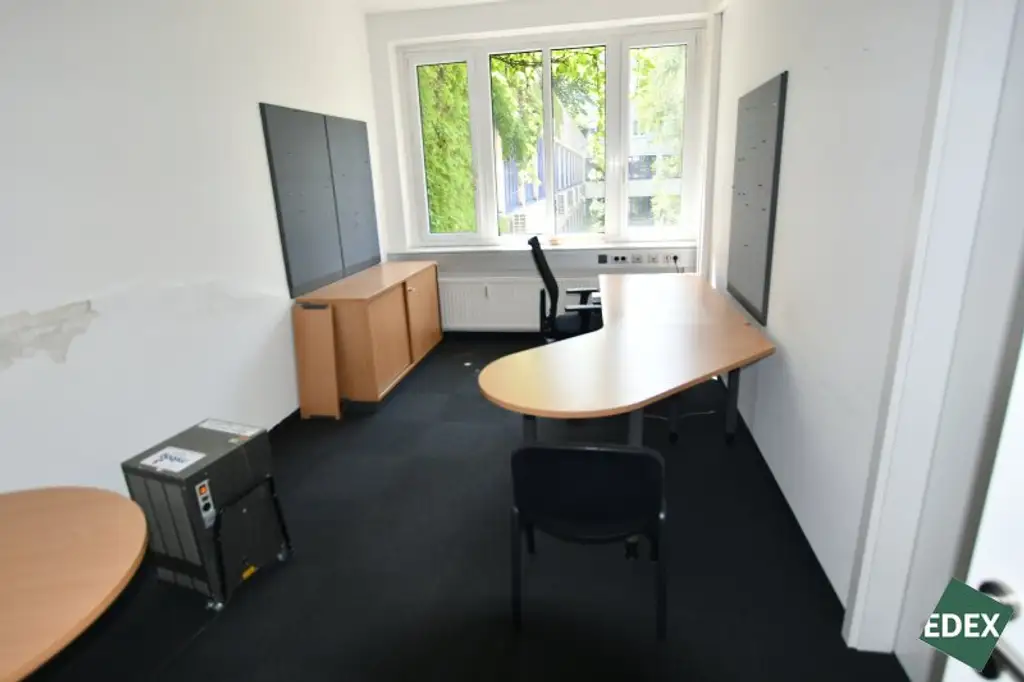 Bürofläche mit Lager und 20 Stellplätzen