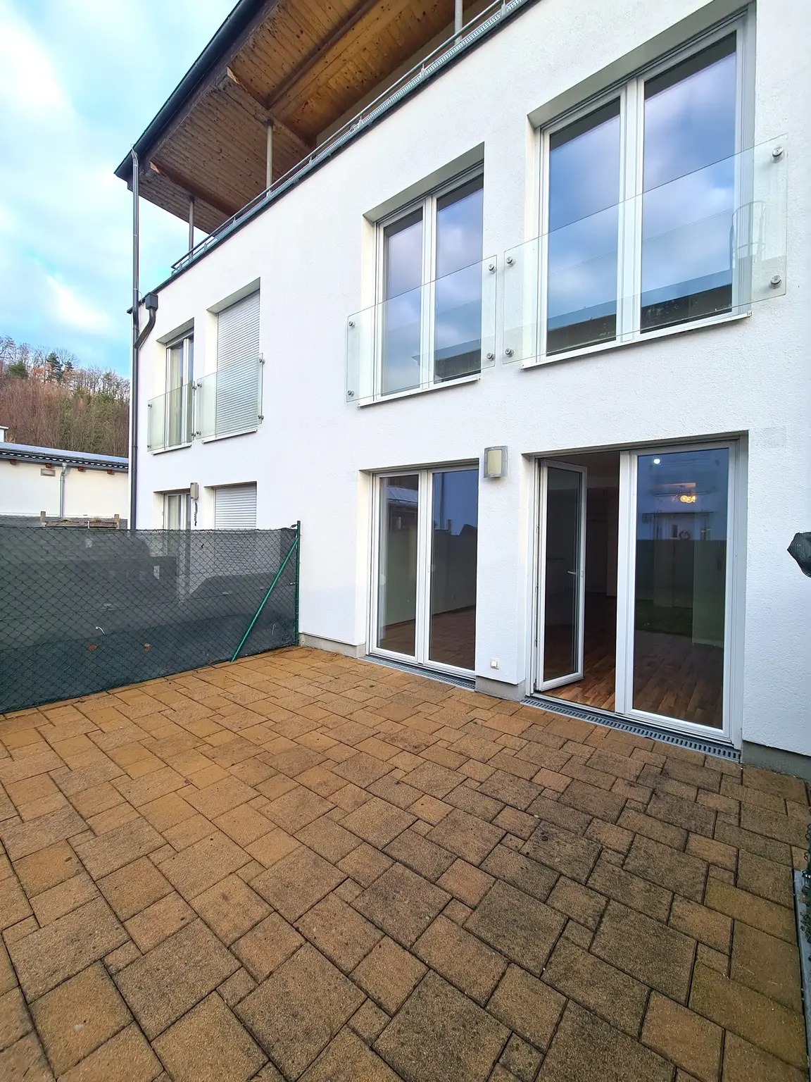 Top Maisonettenwohnung mit Dachterrasse, Garten und Carport!