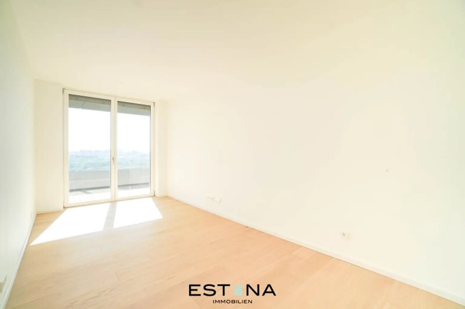 Premium City-Wohnung mit Weitblick & Wellness-Oase