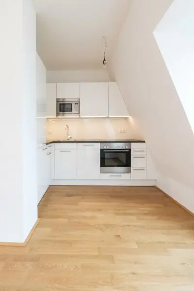 2-Zimmer DG Wohnung! West-Terrasse mit Fernblick! Erstklassige Ausstattung! ab Dezember