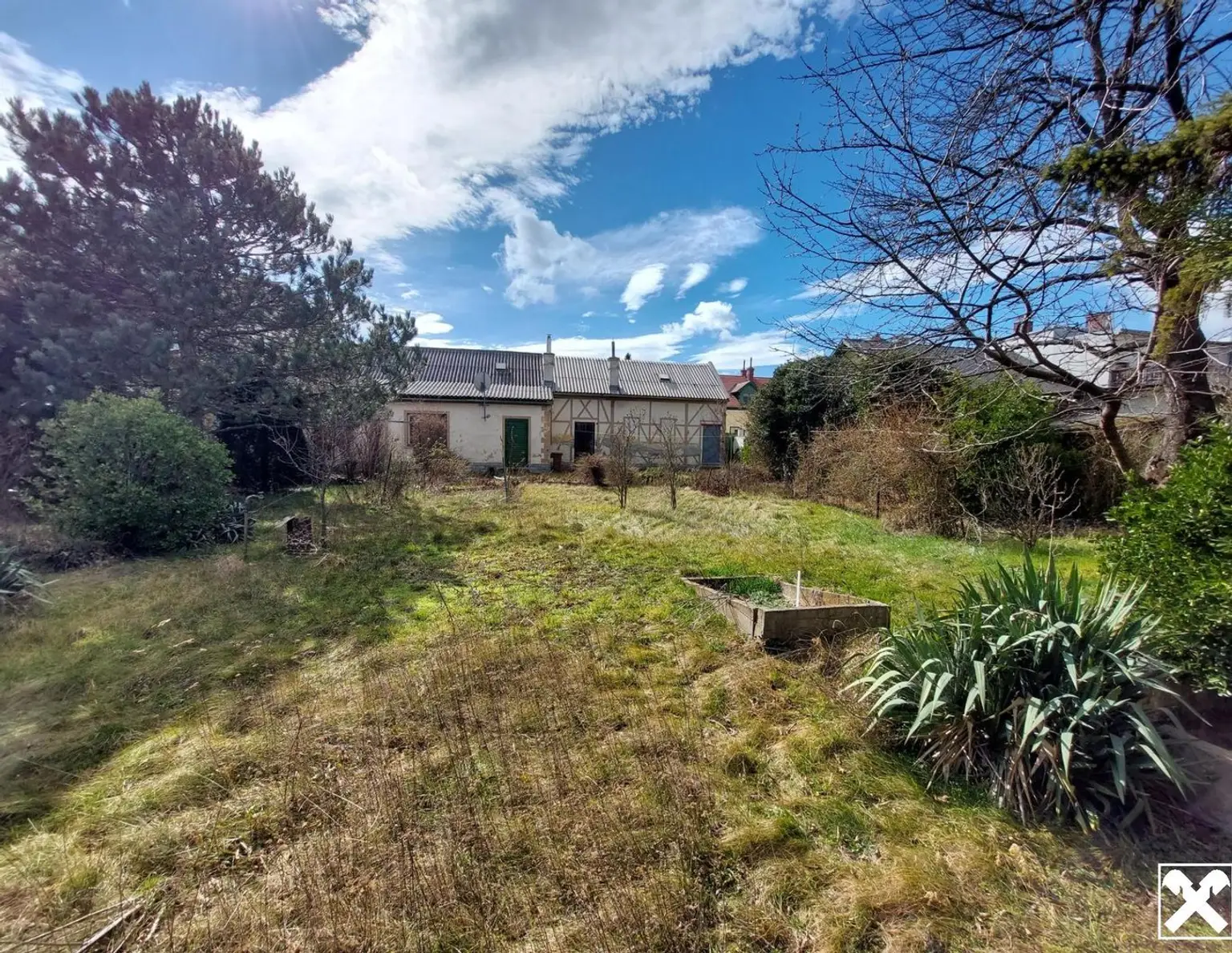 Teilbares Grundstück in Guntramsdorfer Zentrumslage-Entwicklungspotential