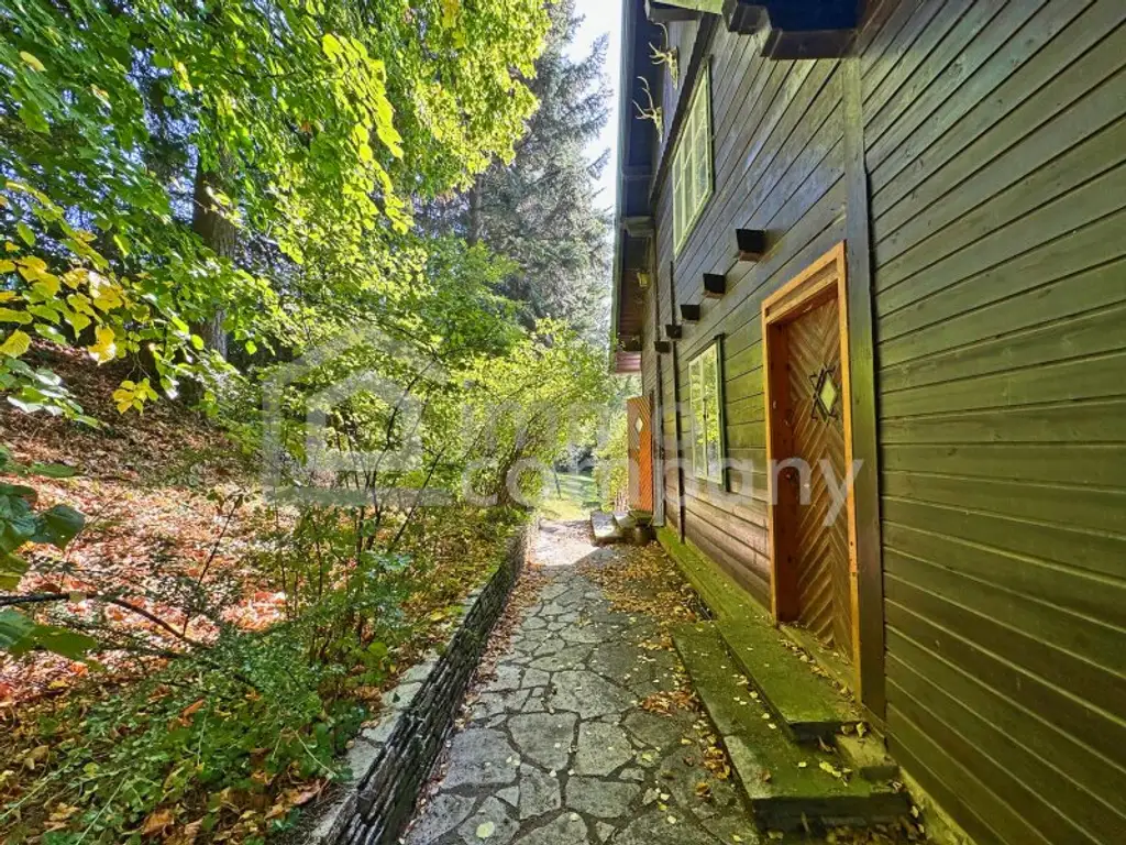 Uriges Landhaus - Traumlage - plus  Pool - Grundfläche 1.594 m² - Renovierung und Schönheitsreparaturen sind erforderlich, dennoch sofort beziehbar!