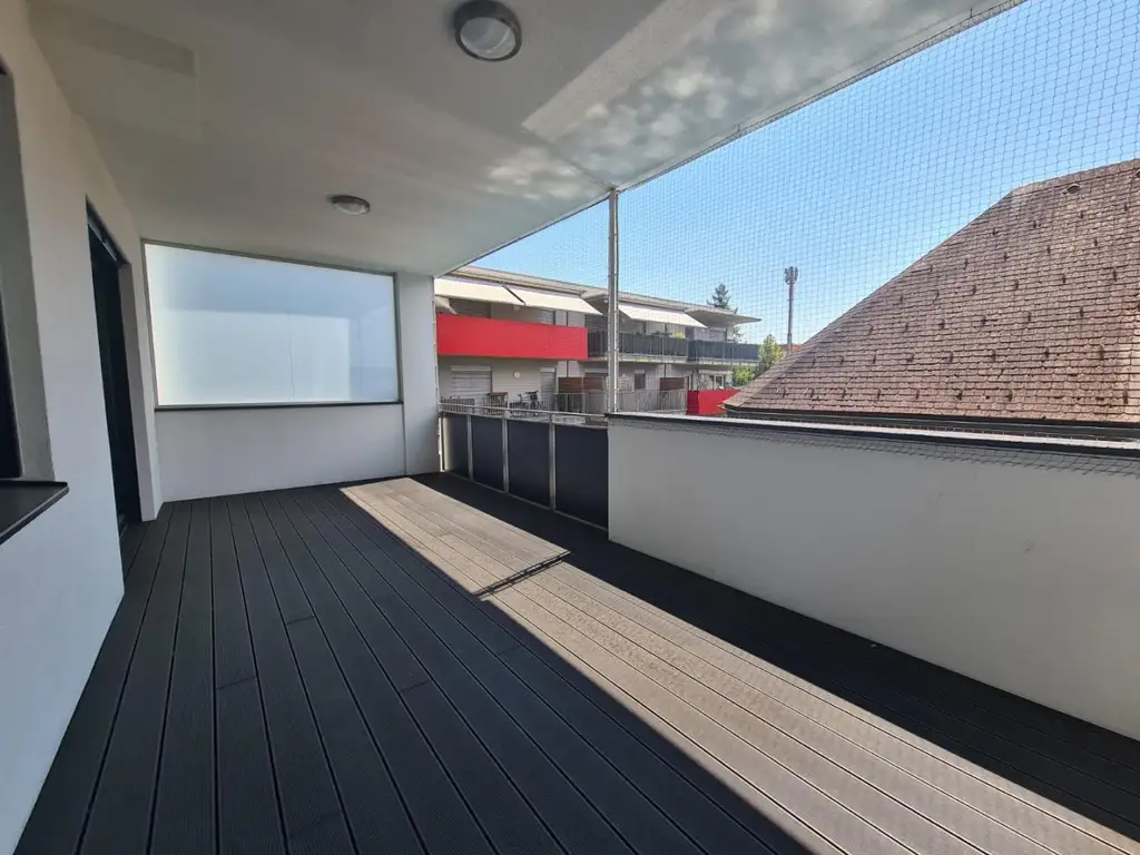 Neuwertige, wunderschöne 3-Zimmer-Wohnung mit großen Süd-Balkon