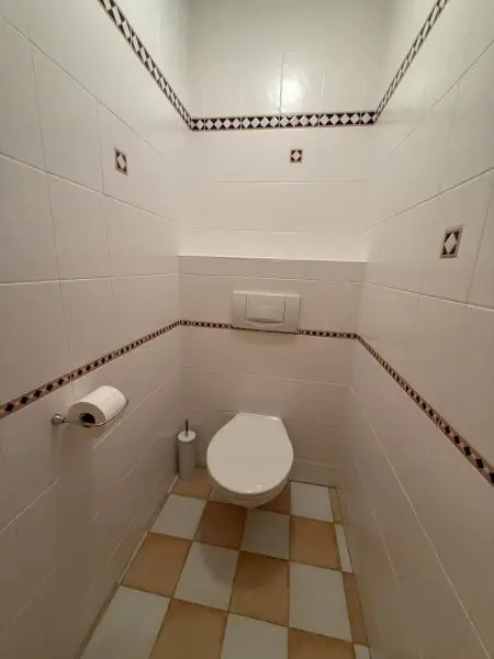 Möbliertes Einfamilienhaus mit Garten, Pool und Sauna