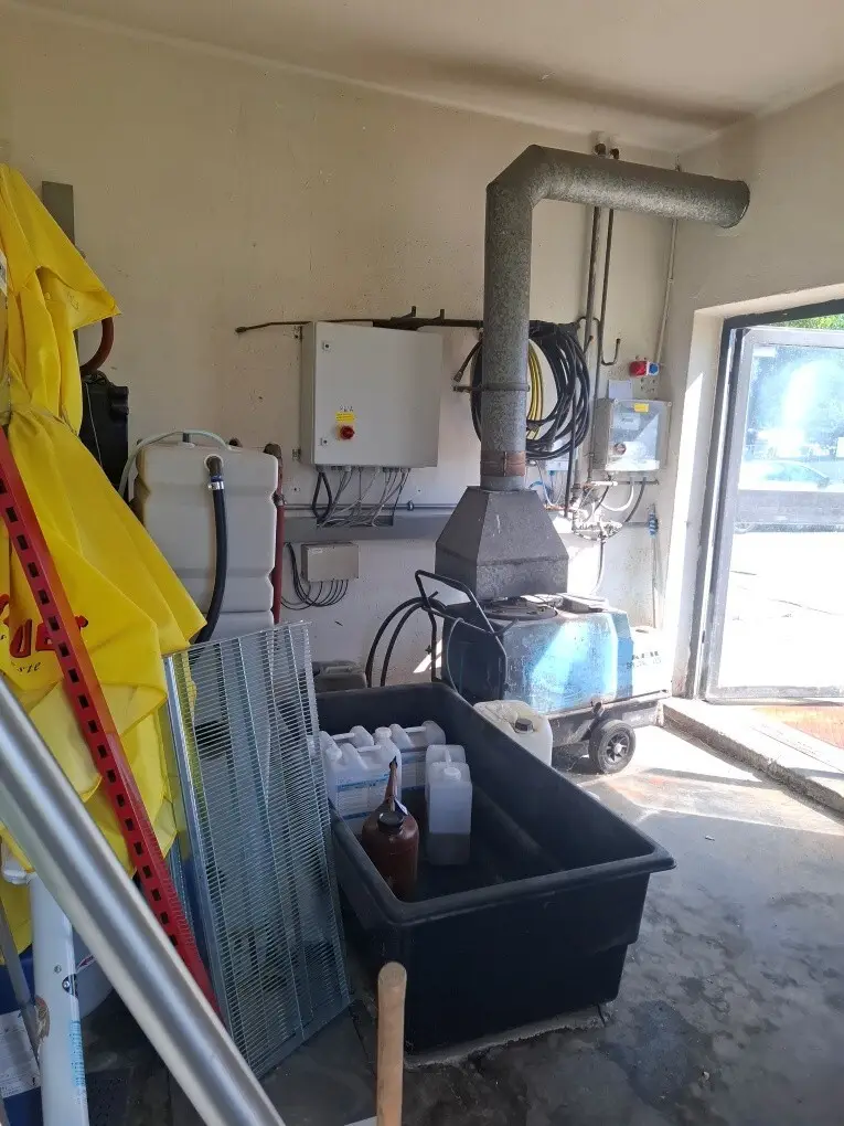 Aufgelassene Tankstelle mit viel Grundstück bei Liezen zu kaufen !