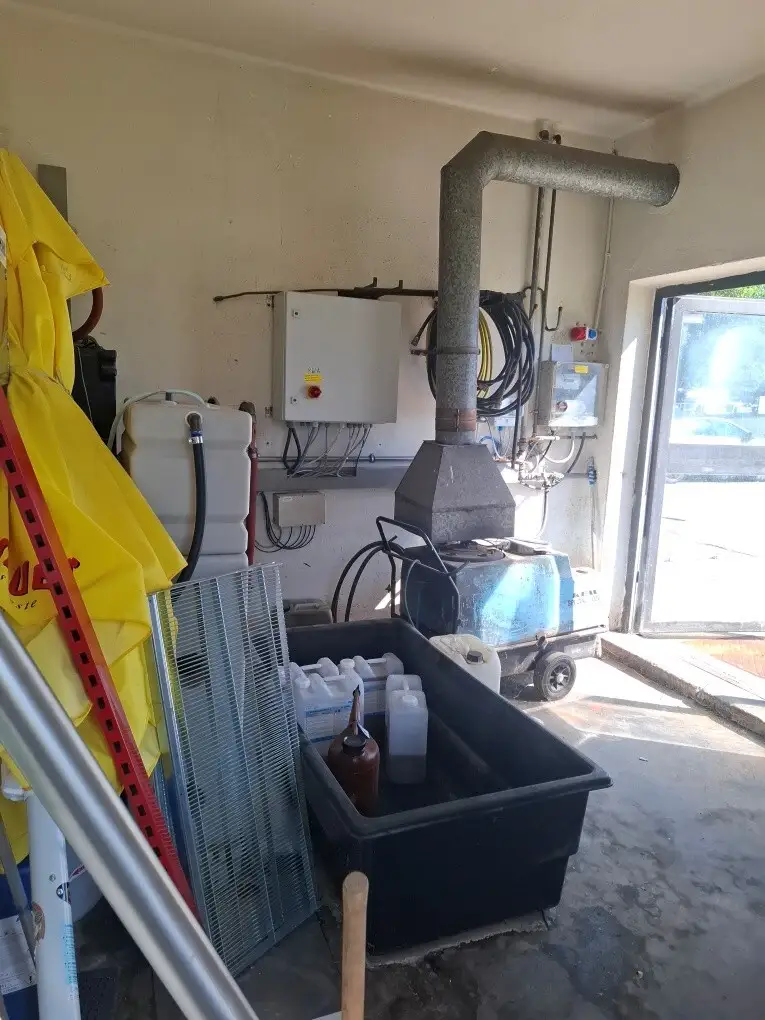 Aufgelassene Tankstelle mit viel Grundstück bei Liezen zu kaufen !