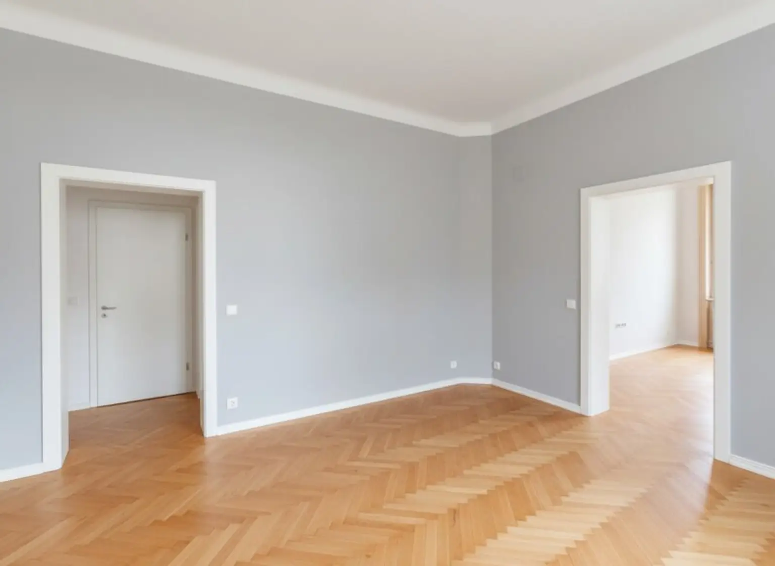 Altbaujuwel mit 77,66 m² – Sanierungsbedürftige Erkerwohnung mit Süd-Ausrichtung & Weitblick in Döbling - PROVISIONSFREI