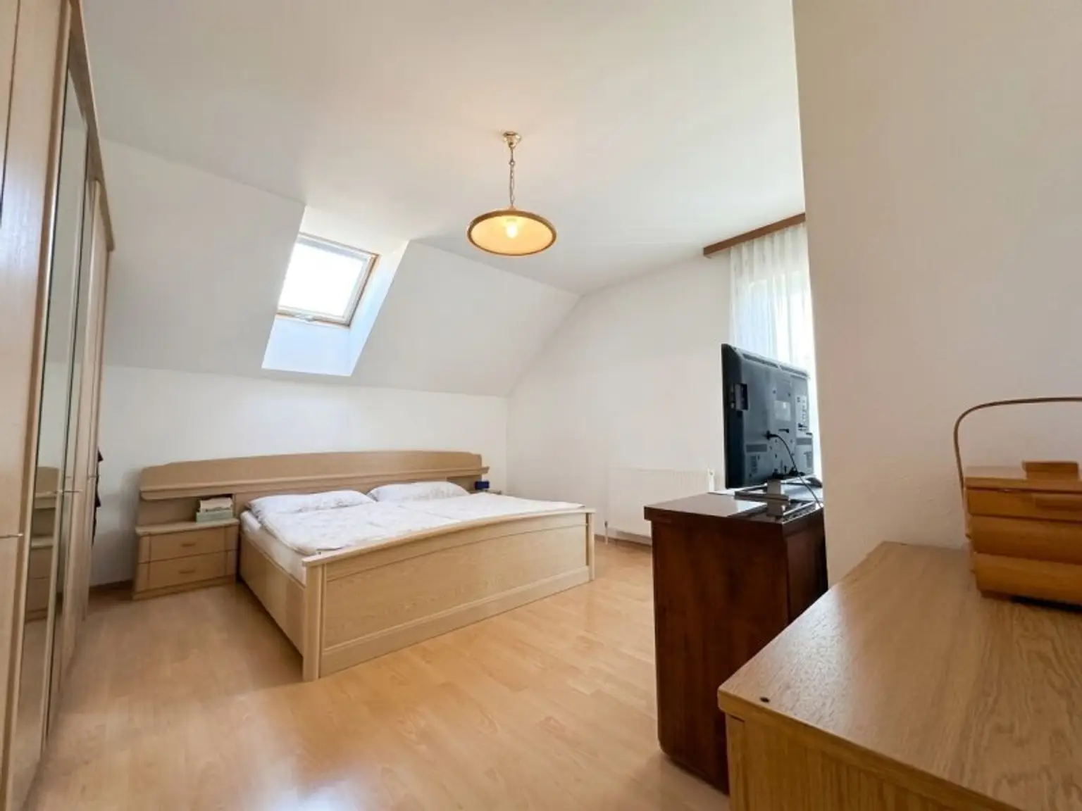 Großzügiges Einfamilienhaus mit Garten & Garage in Wels – 192m² Wohnkomfort!