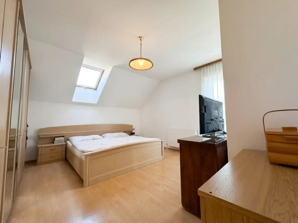 Großzügiges Einfamilienhaus mit Garten & Garage in Wels – 192m² Wohnkomfort!