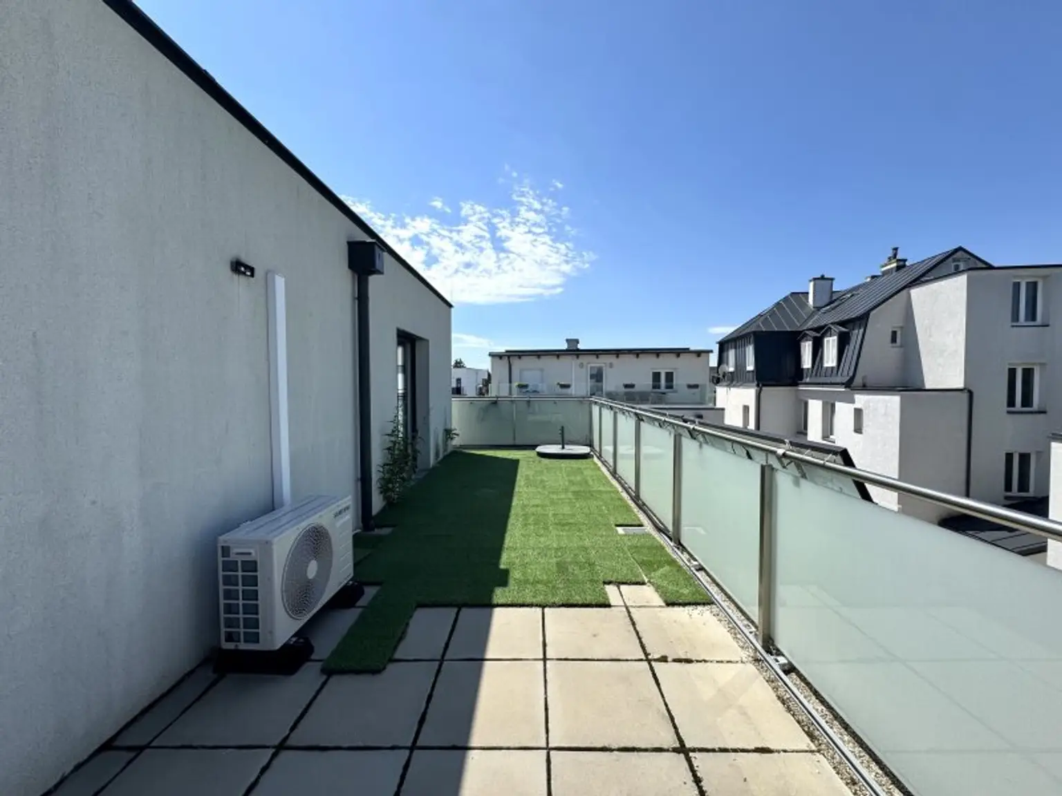 Eckreihenhaus mit toller Ausstattung - Wärmepumpe - PV Anlage
