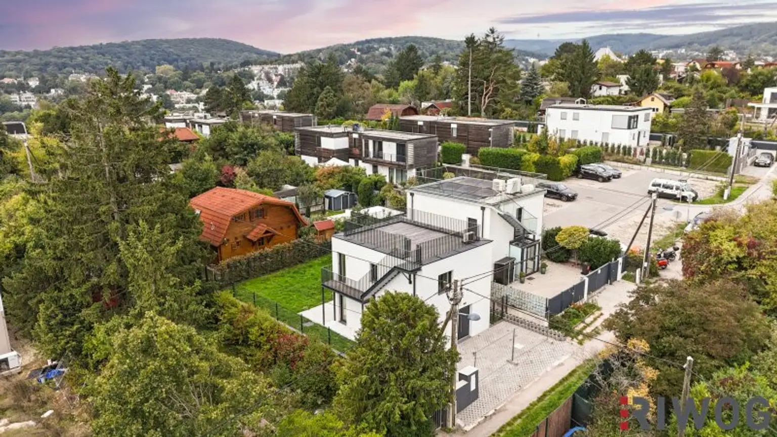 MINI VILLA AM HACKENBERG MIT CA. 37m² DACHTERRASSE UND IMPOSANTEM WEITBLICK AUF DIE CITY - EIGENGRUND IM KLEINGARTEN - GANZJÄHRIG BEWOHNBAR