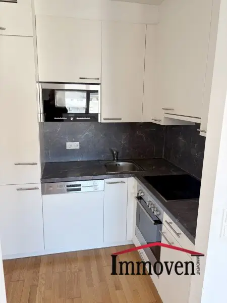 HOFSEITIG - Schöne 4-Zimmerdachgeschosswohnung mit Terrasse und Klimaanlage!