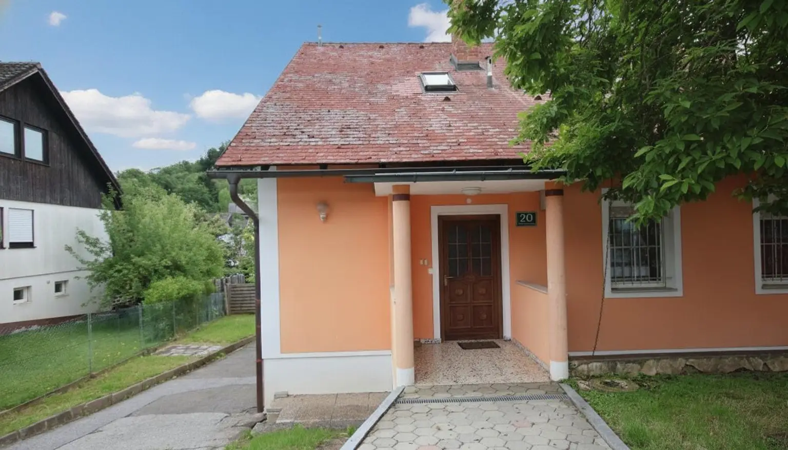 Aussenansicht Eingangsbereich