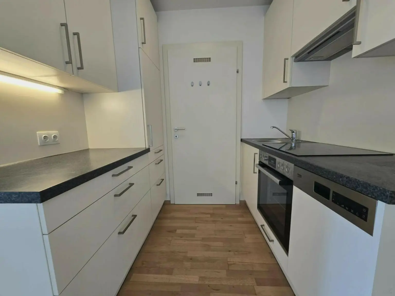 Moderne 2 Wohnung mit zwei großen Balkonen und Tiefgaragenplatz - ab sofort - Eggenberg!