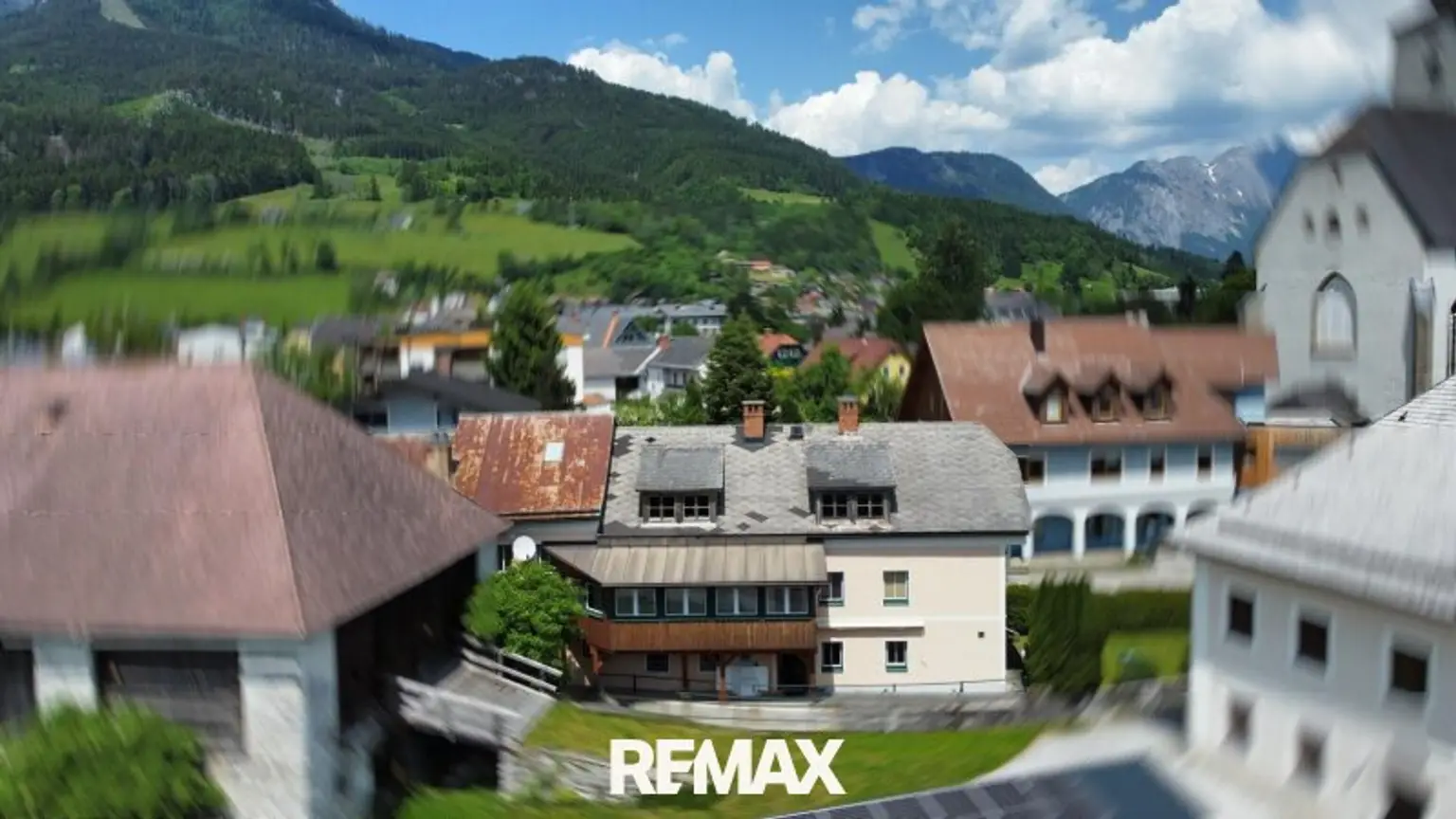 Gebäude von oben und S