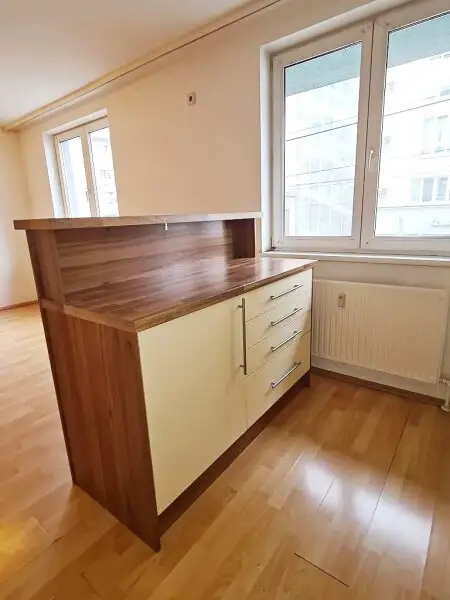 NEILREICHGASSE, sonnige 40 m2 Neubau, Einzelwohnraum, Komplettküche, Duschbad, Parketten, 1. Liftstock