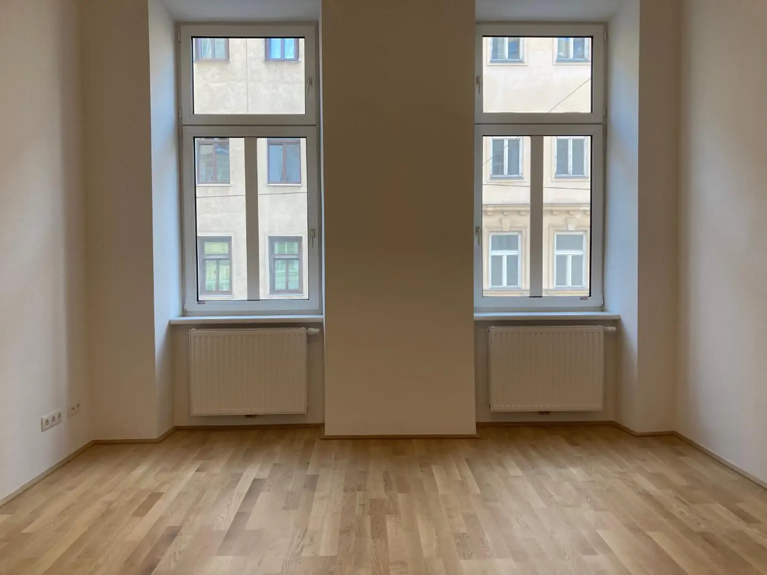 TRAUMHAFTE ALTBAUWOHNUNG NÄHE WIFI!