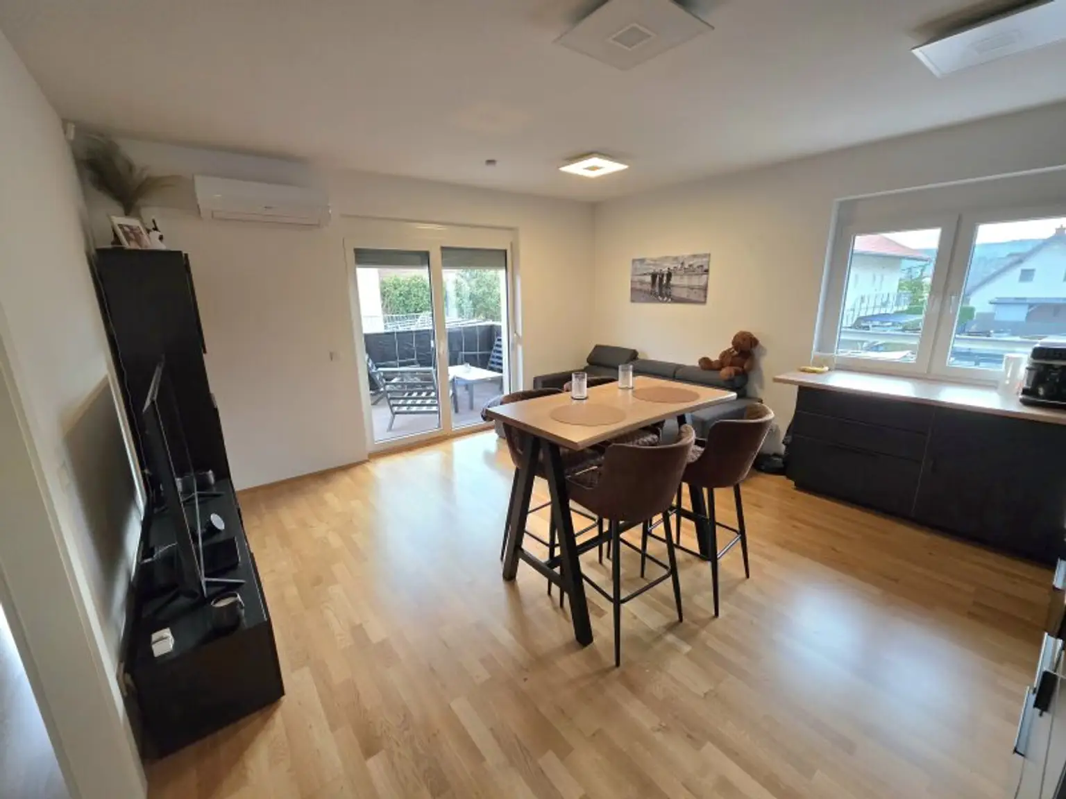 Neuwertige 3-Zimmer-Wohnung mit ruhigem Südbalkon!