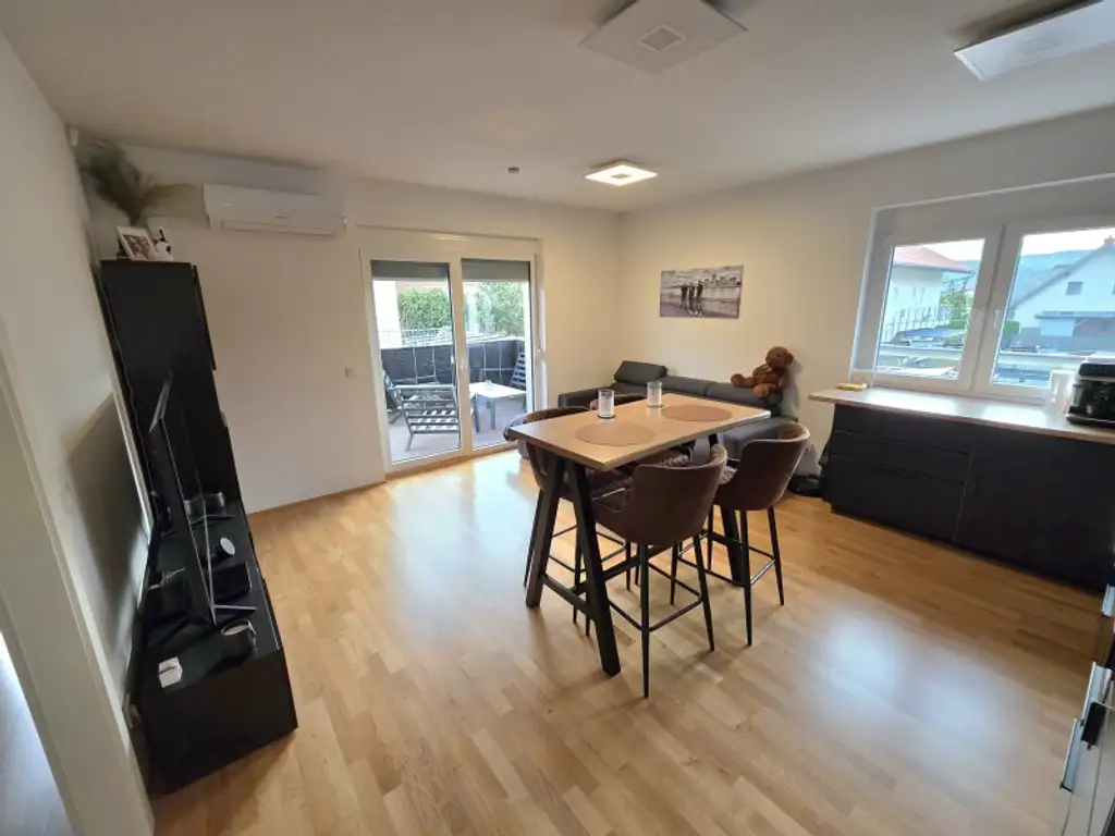 Neuwertige 3-Zimmer-Wohnung mit ruhigem Südbalkon!