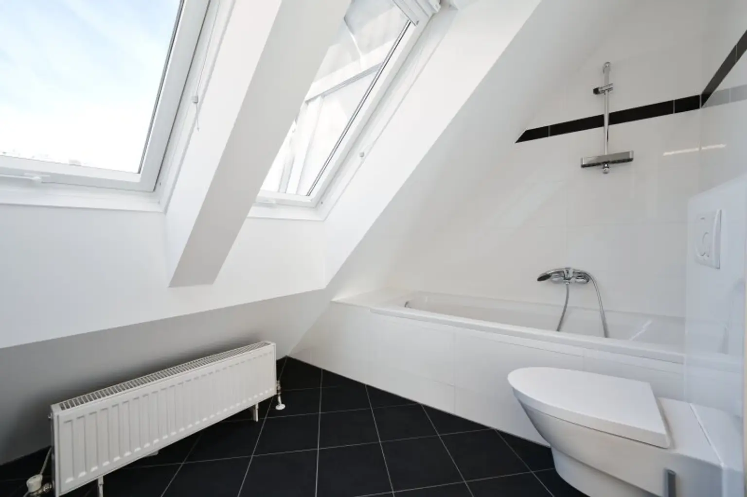 Traumhaftes Living im DG mit 100 m² Außenflächen, Studio & 172 m² Wohnraum!