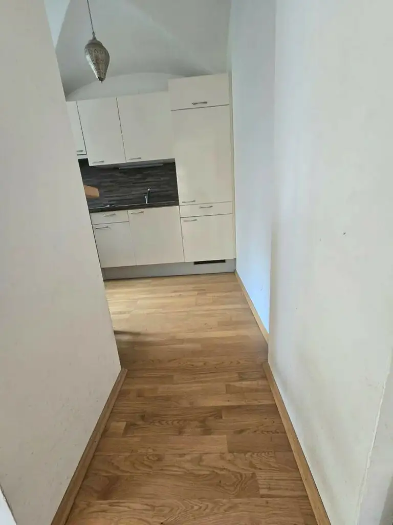 Nette Drei-Zimmer-Wohnung mit eigenem Gartenanteil - Nähe Kunsthaus - ab sofort!