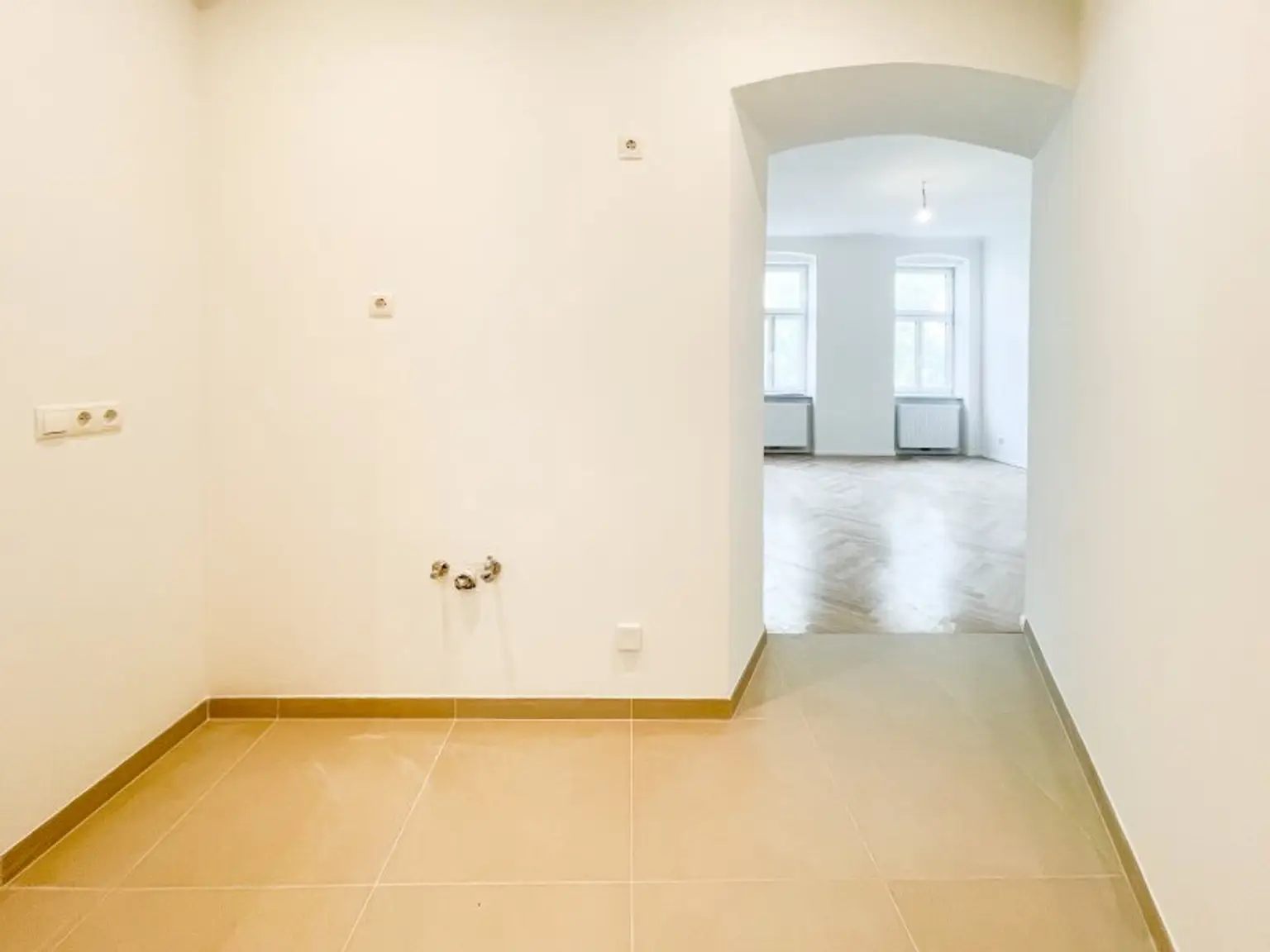 U3 "Hütteldorfer Straße": schön sanierte 2-Zimmerwohnung inkl. neuer Küche